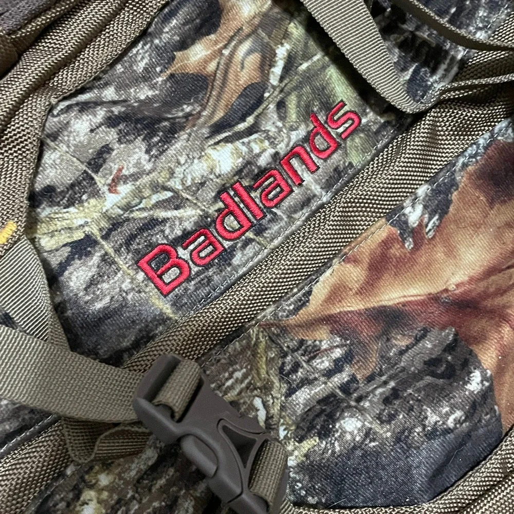 Badlands Hunting Daypack Realtree Camouflage Hydration Ready Tactical Backpack